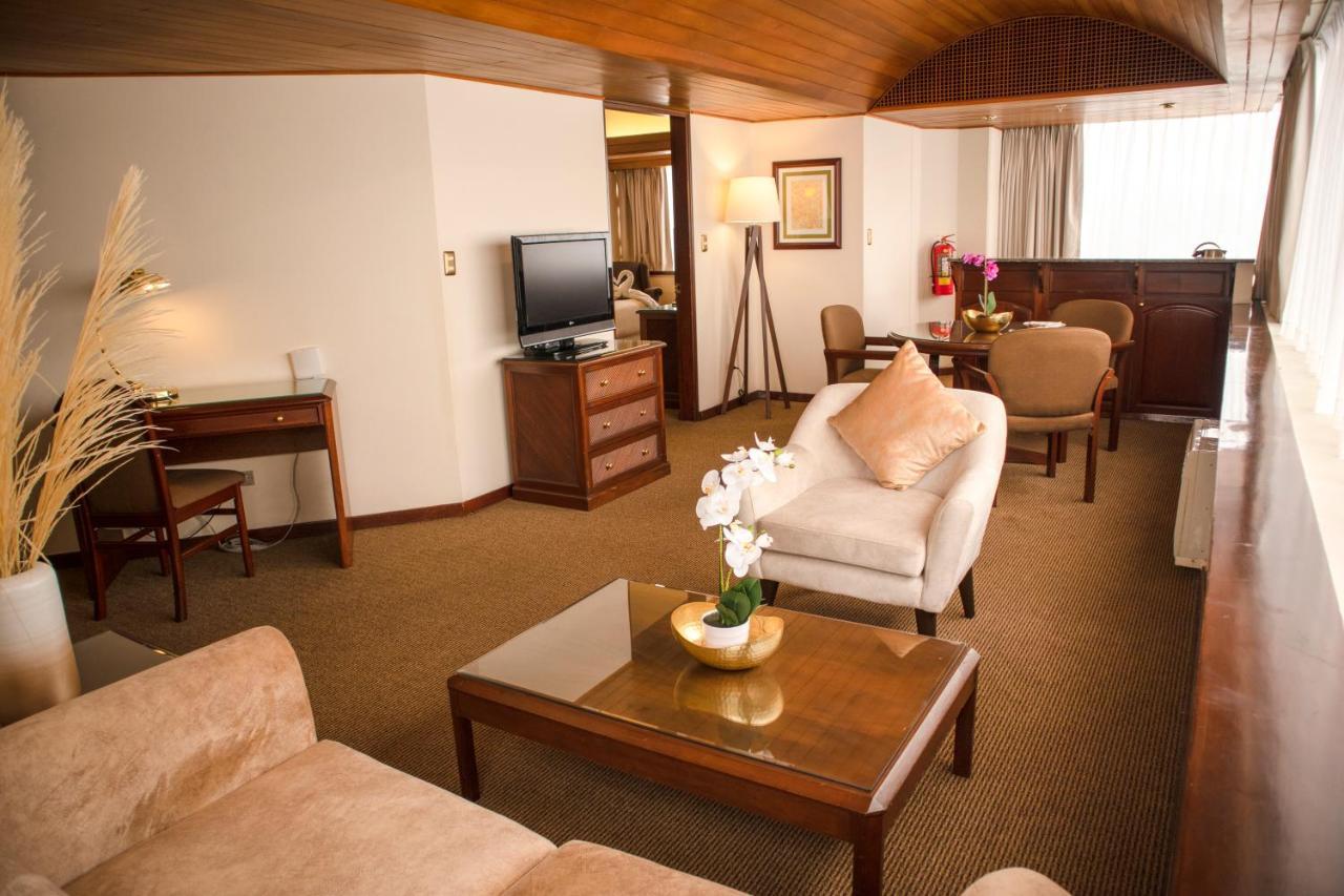 J&A Classic Hotel Lima Bagian luar foto Suite at the hotel