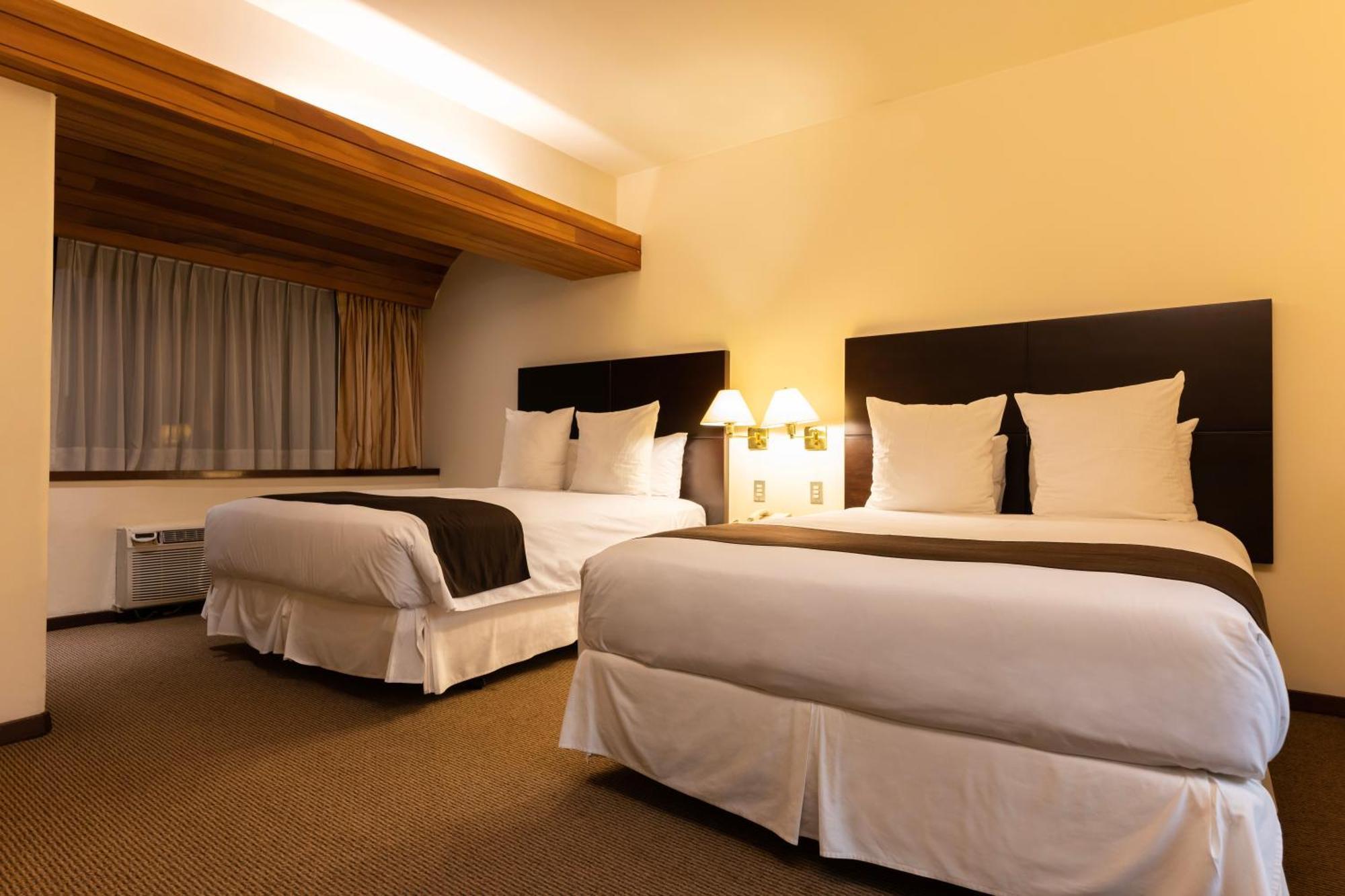 J&A Classic Hotel Lima Bagian luar foto A room at the hotel