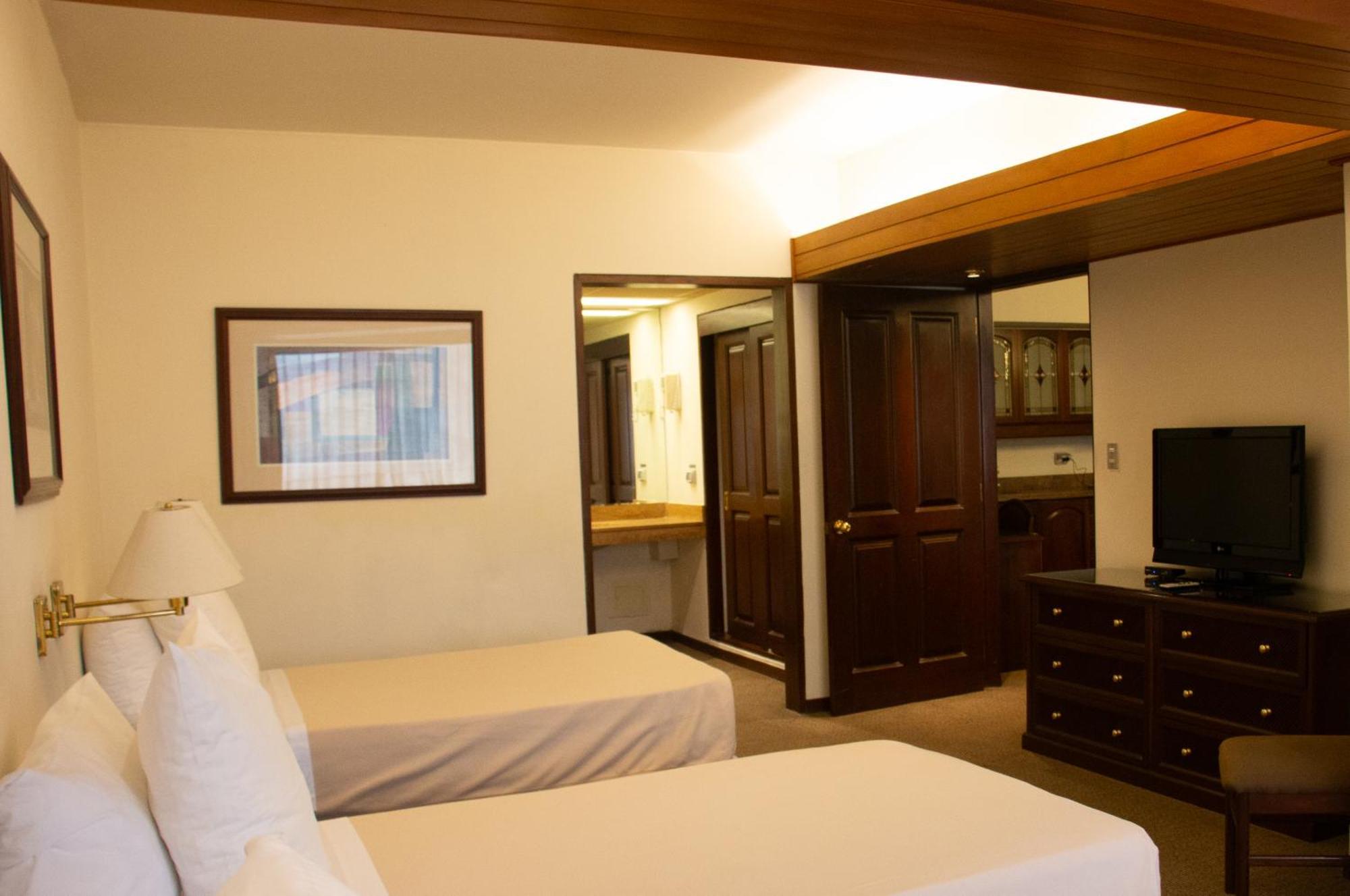 J&A Classic Hotel Lima Bagian luar foto