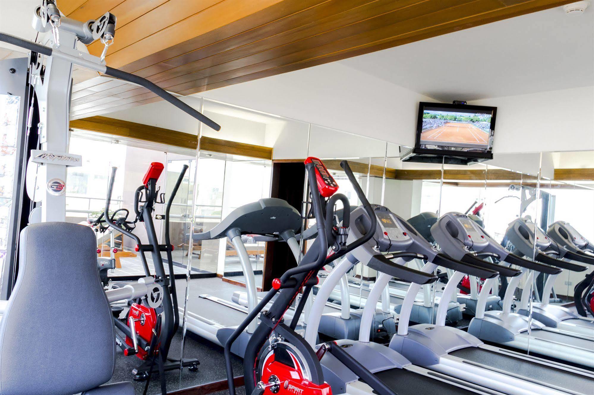 J&A Classic Hotel Lima Bagian luar foto The gym at the hotel